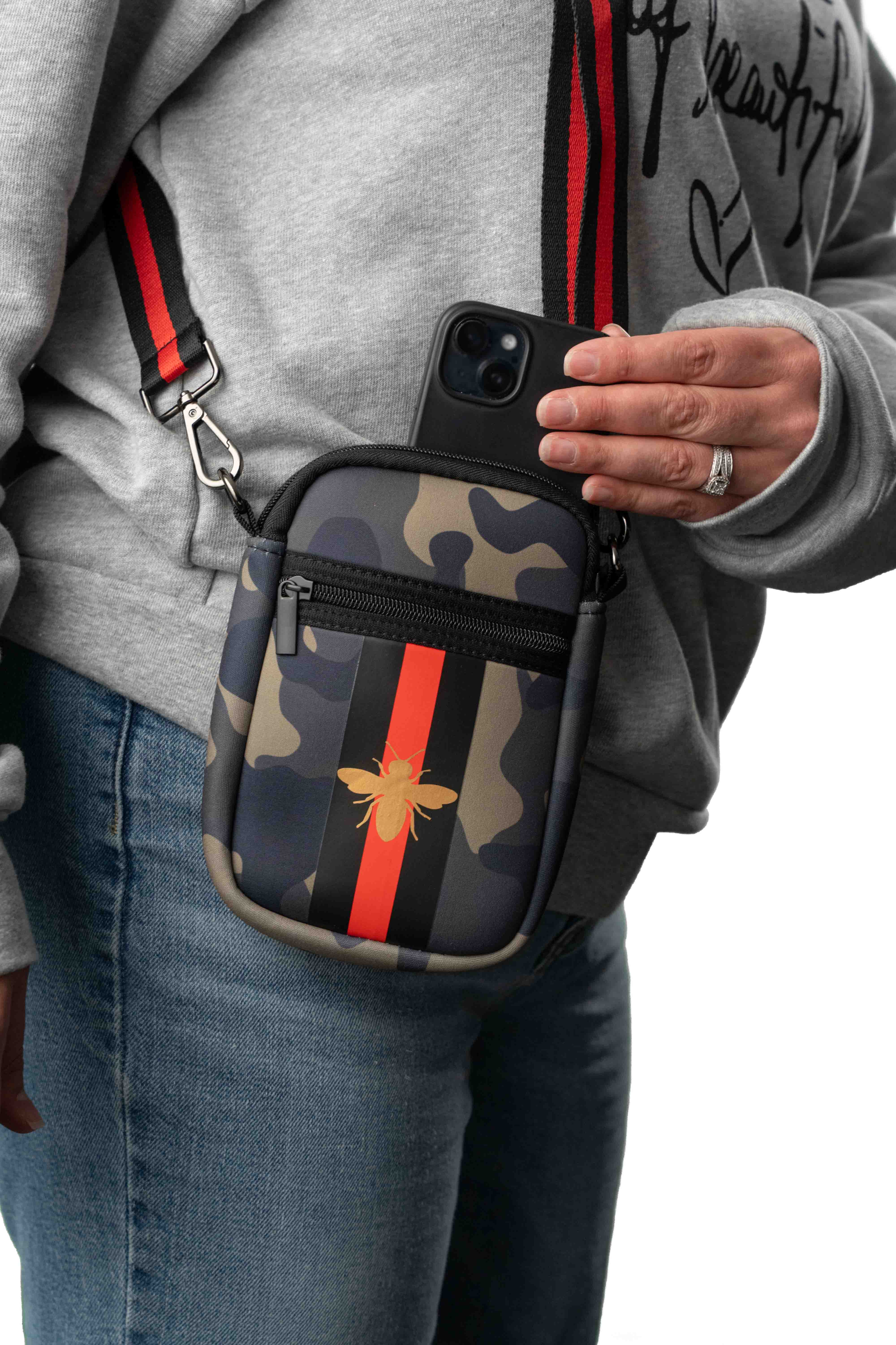Bee Cellphone Bag